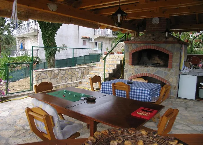 Apartman With Parking Space - Gonar, Rab - 4999 *