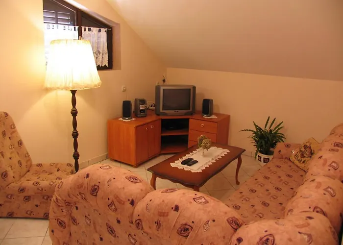 Apartman With Parking Space - Gonar, Rab - 4999