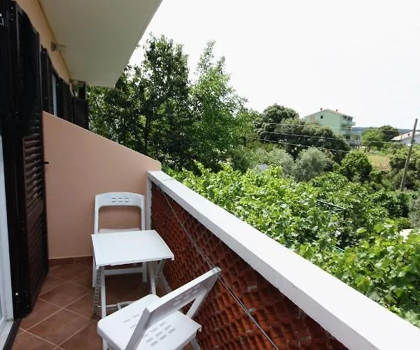 Apartman With Parking Space - Gonar, Rab - 4999